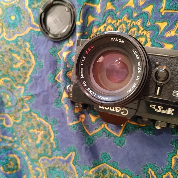 Black Canon Ftb-ql 35mm Camera With 50mm Lens - Picture 6 of 6